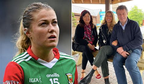 Mayo Star Sarah Rowe Ropes In Parents To Help Her Find Love Extra Ie