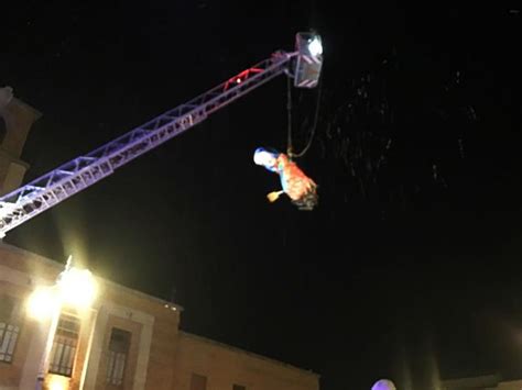 Successo A Vibo Per Larrivo Della Befana In Piazza Municipio