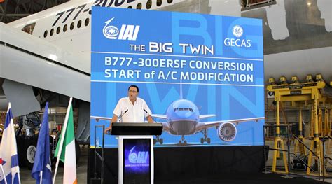 Iai E Gecas Iniciam A Primeira Convers O Boeing Ersf De