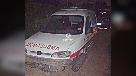 Circunvalación Oeste hallaron una ambulancia robada abandonada en Bº