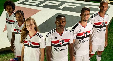 Casares anuncia que São Paulo estreará novo uniforme contra a Inter de