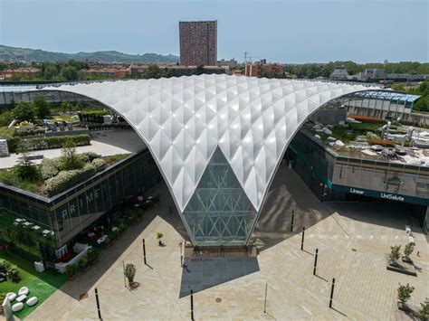 La Vela Unipol Un Icona Architettonica Canobbio