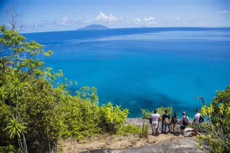 Da Mahe Passeggiata Guidata Sul Sentiero Naturale Fino Alla Spiaggia