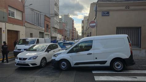 Un Home Ha Mort Apunyalat Al Carrer De Bartrina Canal Terrassa