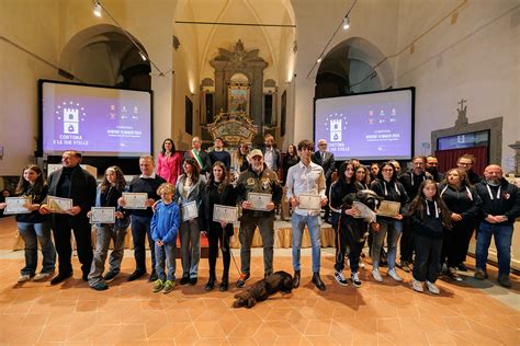 Cortona E Le Sue Stelle Parata Di Campioni Foto Arezzo