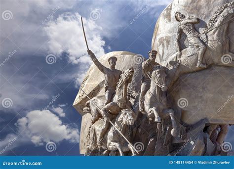 Monumento A La Primera Guerra Mundial De Los H Roes En Victory Park En