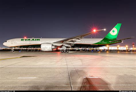 B 16727 EVA Air Boeing 777 35EER Photo by 王一嘉 ID 977710