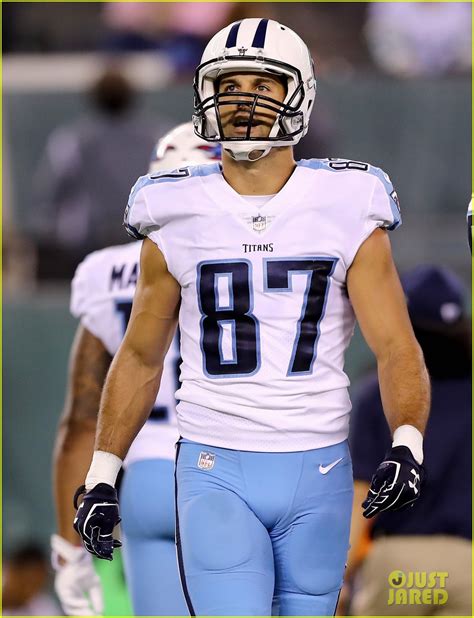 Wide Receiver And Reality Star Eric Decker Announces Retirement From Nfl