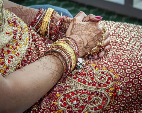 Close Up Of Mehndi Tattoos On The Hands Of A Hindu Or Sikh Bride Stock