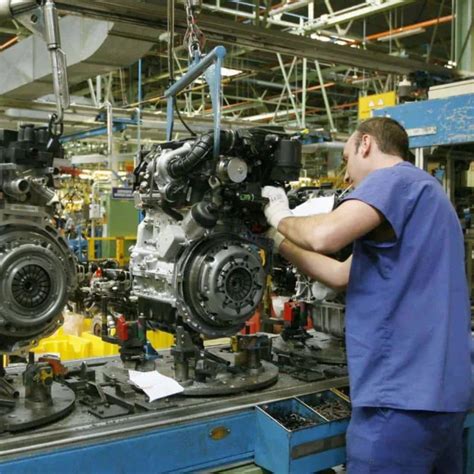 La actividad industrial cayó un 6 9 en agosto respecto al año anterior