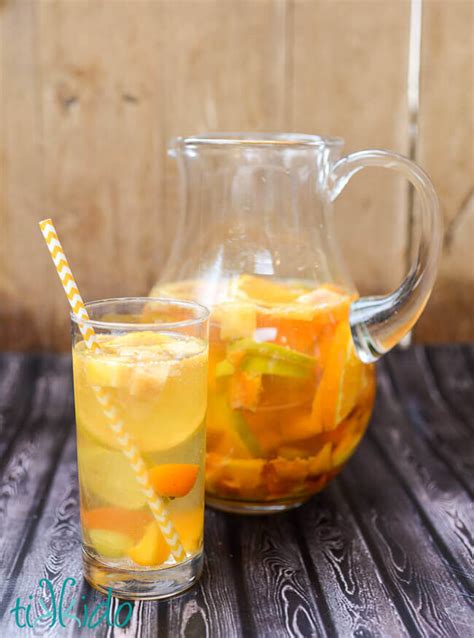 A Refreshing And Delicious White Sangria Recipe For Summer Tikkido