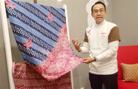 Iwet Ramadhan Kenalkan Filosofi Motif Batik Kupu Kupu Dan Capung