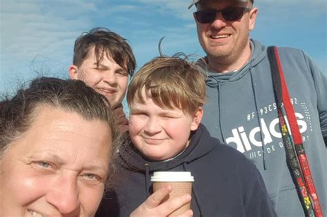 Single Mum Fleeced Couple Out Of After Man Asked For Naked Picture Mirror Online