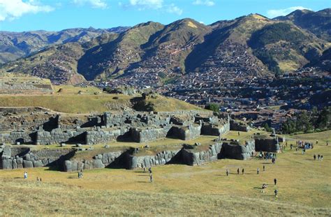 Como se construyo la fortaleza Inca Sacsayhuamán en Cusco Perú No