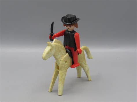 Playmobil Cavalier Noir Et Rouge Cheval Geobra Passion