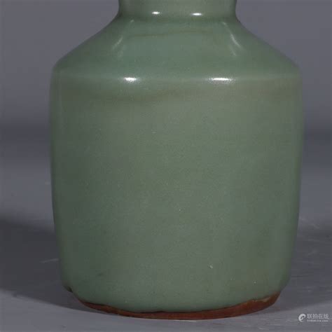 Bidlive Chinese Longquan Ware Vase