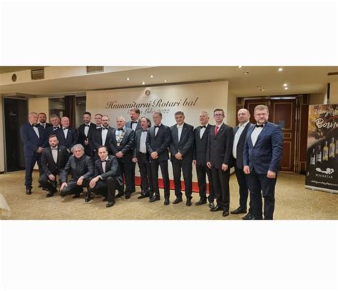 VEČE POSVEĆENO HUMANOSTI Tradicionalni Rotary bal u Banjaluci DOM INFO