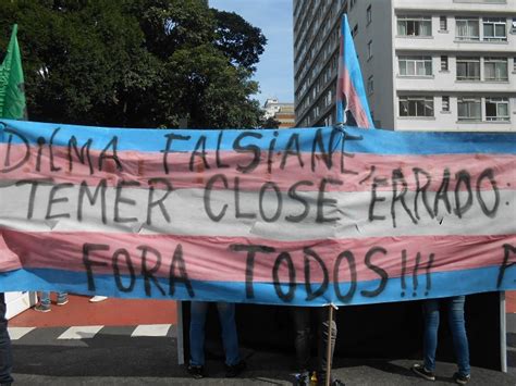 Parada LGBT de SP tem protestos contra Temer e conservadorismo Guia Gay São Paulo