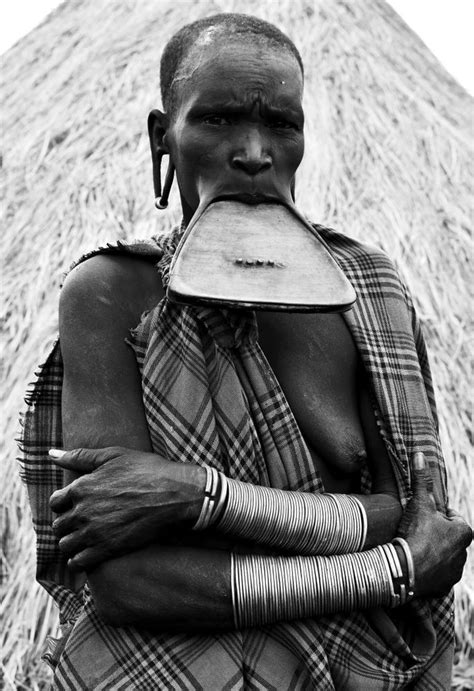 Carlo Roberto Tribes Of The Omo Valley Part 2 Lensculture Mursi