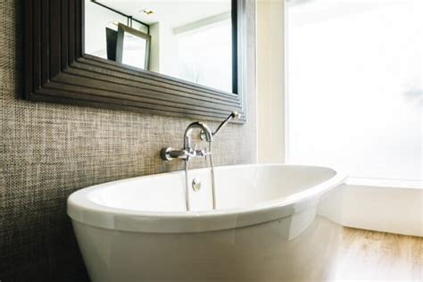 How To Reglaze A Bathtub In Simple Steps Sensible Digs