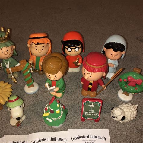 Peanuts Christmas Hawthorne Village Nativity Set 18 Pcs Charlie Brown Snoopy Etc Ebay