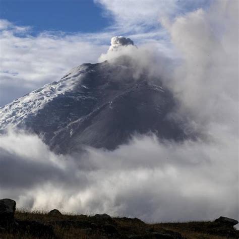 Volc N Cotopaxi Leve Ca Da De Ceniza En Tres Zonas Aleda As De Latacunga