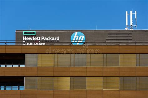 The Hewlett-Packard Company Logo on Headquarters Building Editorial ...