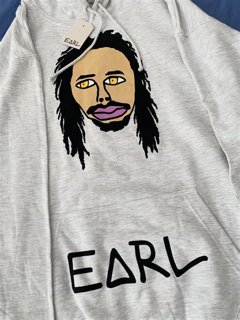 WTS EARL SWEATSHIRT DORIS 10 YEAR MERCH. BOTH SIZE XL : r/Golfwang