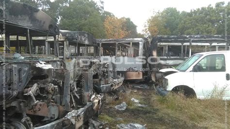 Incendio Acaba Con Camiones En Una Pensi N Fotogaler A