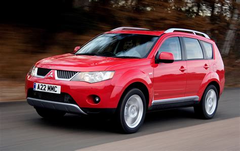 Mitsubishi Outlander range grows by 2