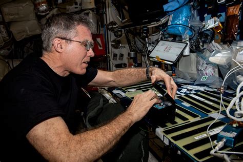 Astronaut Stephen Bowen Works On Space Biology Research Ha Flickr