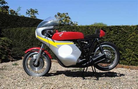 Lot 125 1971 Honda Cr750 Race Replica