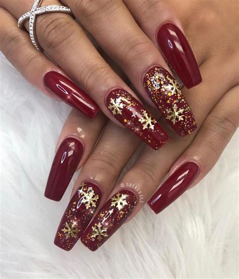 25 Beautiful Acrylic Coffin Christmas Nails Designs