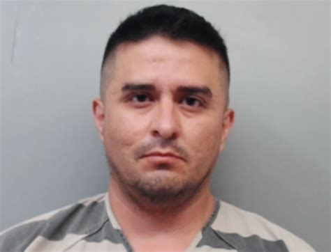 Border Patrol agent Juan David Ortiz indicted on capital murder charge ...