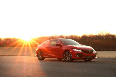 2018 Honda Civic Si Coupe Review Only 205 Hp But It Has A Stick Shift