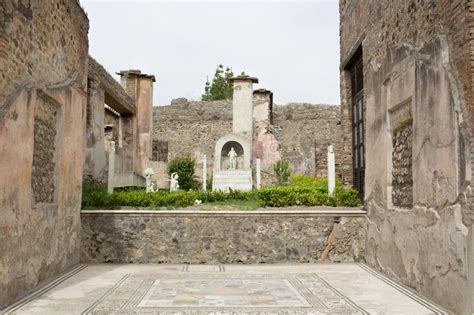 Old Ruined Stones Of Italian Roman Pompei Houses Streets Stock Photo