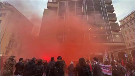 Il Corteo Di Genova Antifascista Per Ricordare La Liberazione Il