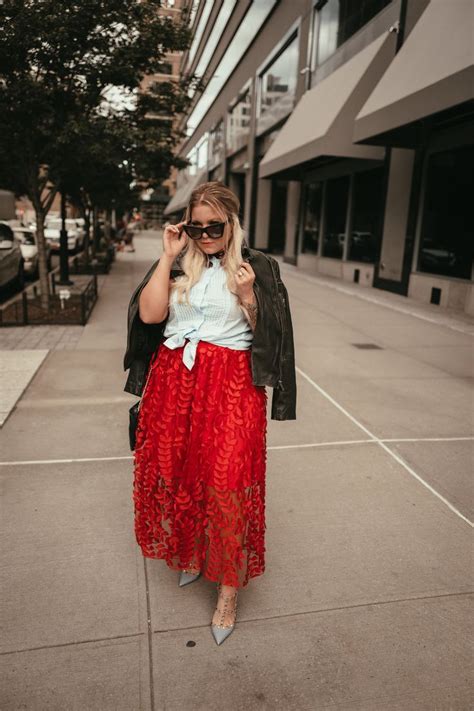 Fat At Fashion Week Red Skirt Outfits Nyfw Outfits Red Skirts Curvy