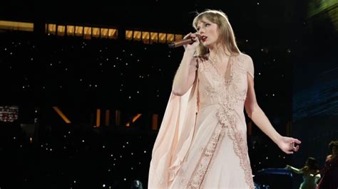 Taylor Swift Debuts Revamped ‘eras Tour Setlist With ‘tortured Poets