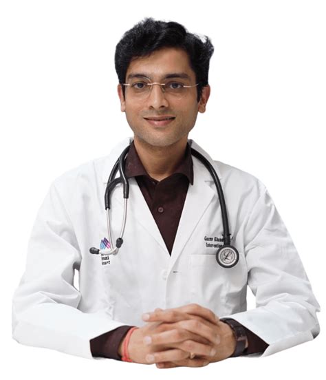 About Dr Gaurav Khandelwal