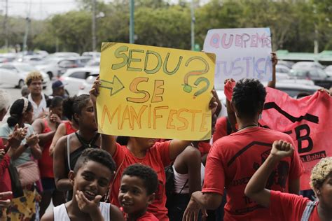 Jornal Correio Integrantes Do Movimento Dos Sem Teto Da Bahia