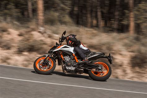 Prueba Ktm 890 Duke R Precisión Minimalista Moto1pro