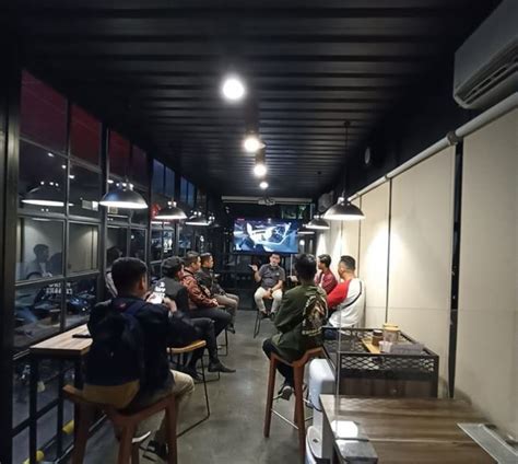 Pecinta Honda CB150X Kopdar di MPM Riders Café Surabaya