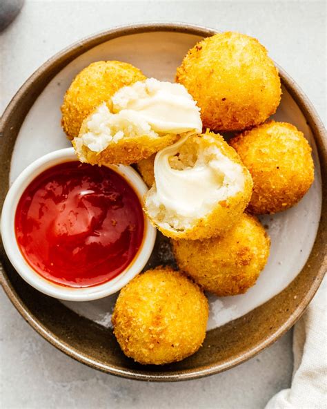 How To Make Cheesy Potato Balls I Am A Food Blog