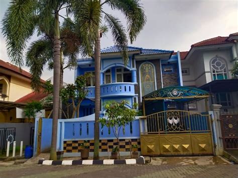 Rumah Rapi Terawat 2 Lantai Islamic Village Karawaci