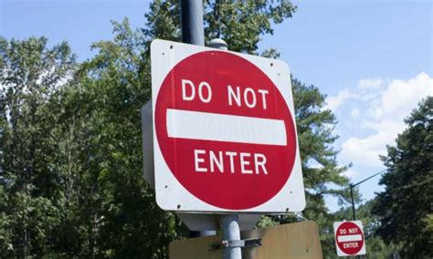 Do Not Enter Road Sign – Meaning & Safety Tips - DriveeUAE