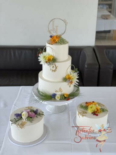 Hochzeitstorte Wiesenblumen Mit Loop Tortenfee Sabrina