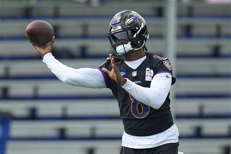 Frustrated Lamar Jackson Threw His Helmet To The Ground After Poor