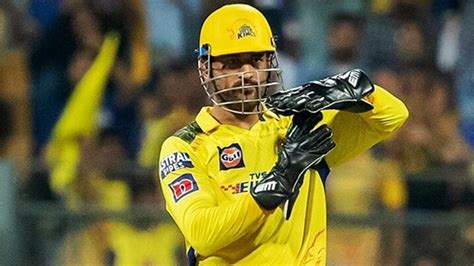 'That's not normal': AUS great after MS Dhoni says 'bowlers will make mistake' | Crickit