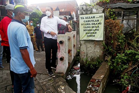 Eri Cahyadi Cek Saluran Penyebab Genangan Laman Kempalan